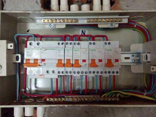 用戶配電箱主開關是否需要漏電保護？經驗總結告訴你