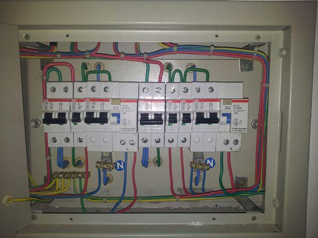 主頁(yè)配電箱 63A或40A，用于總漏電保護(hù)和空氣開關(guān)？讀完之后，我完全明白了！